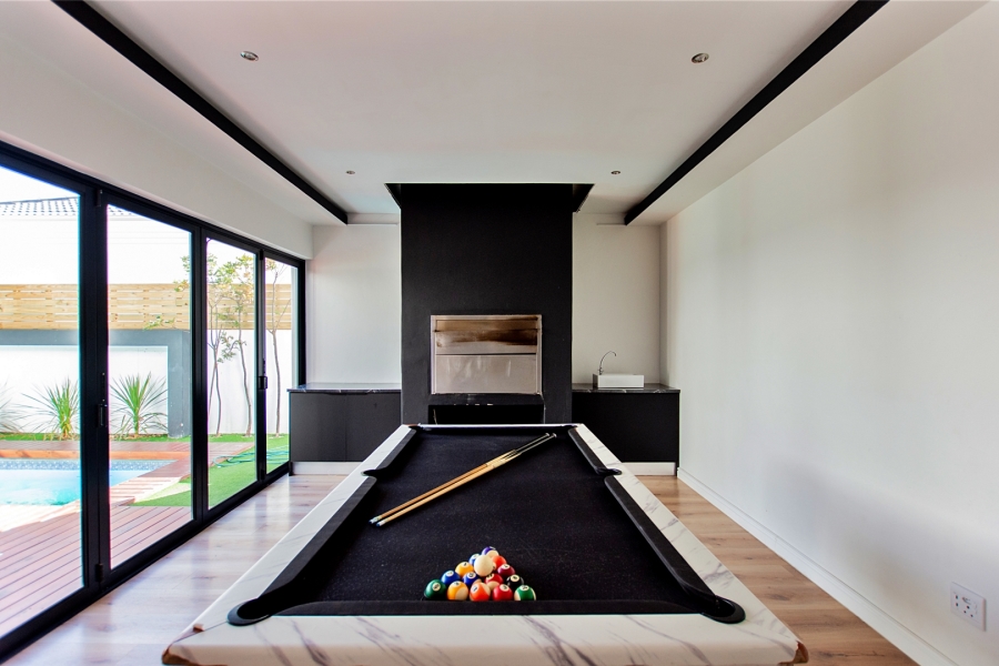 3 Bedroom Property for Sale in Sandy Point Western Cape